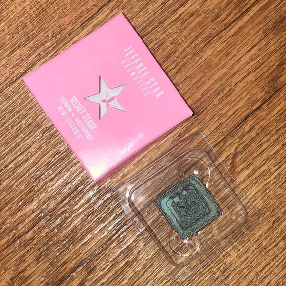 Jeffree Star Artistry Single in Secret Stash Shade Dark Gray Metallic Eyeshadow - Picture 1 of 5